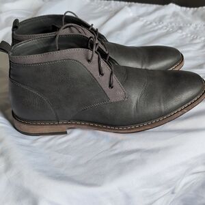Men's Charcoal Chukka Boots - Sleek Lace-Up Casual Dress